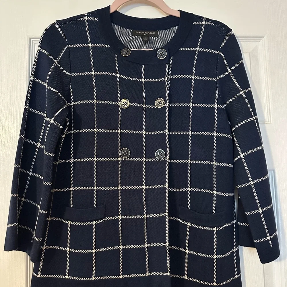 Banana Republic Navy and White Plaid Women's Sweater - Picture 1 of 3